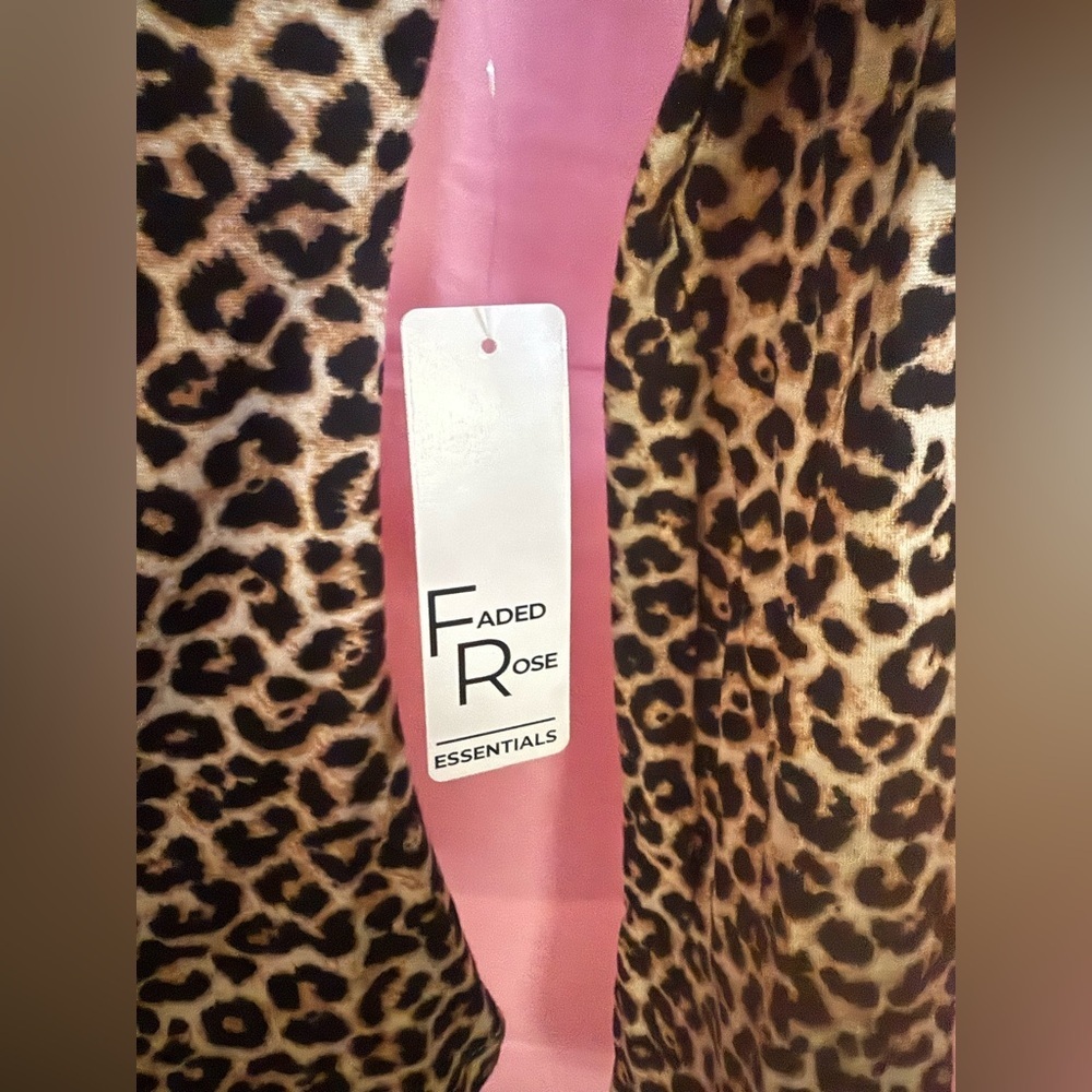 Leopard Print Long Sleeve Top - Picture 4 of 4